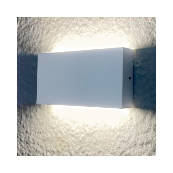 Вуличний світильник Goldlux 315694 Chicago Led 1x11W 4000K 1120Lm IP44 WH - фото №1