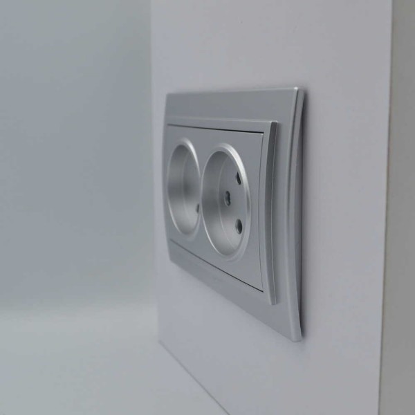 Розетка ELBI ZENA Silverline серый металлик 2-я без заземления ( 500-011000-908 ) - фото №1