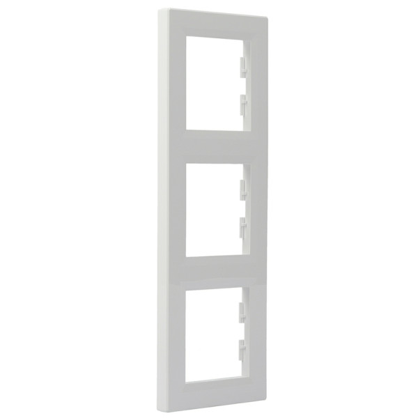 Рамка 3-местная вертикальная белая Asfora, EPH5810321 - фото №1