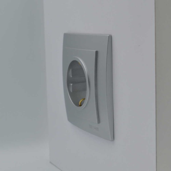 Розетка Nilson Touran срібло 1-на з заземленням ( 24131017 ) - фото №2