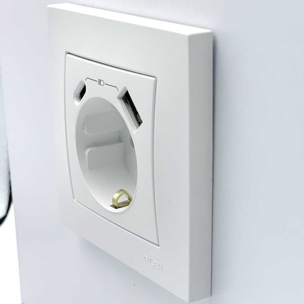 Розетка EL-BI VEGA белый мат 1-я с заземлением + 2USB (Type C+A) 2A ( 510-016200-334 ) - фото №2