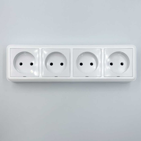 Розетка Nilson Unique біла 4-на без заземлення ( 28111061 ) - фото №1
