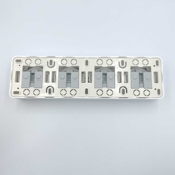 Розетка Nilson Unique біла 4-на без заземлення ( 28111061 ) - фото №3