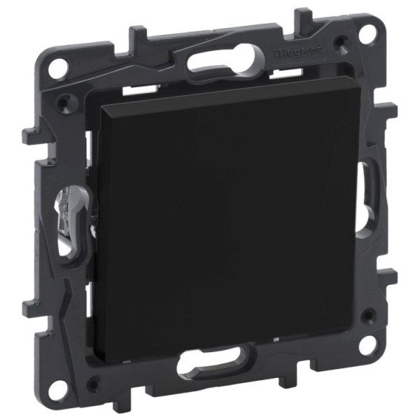 Одноклавишный проходной выключатель Legrand Niloe Step 10А зажимной механизм черный (863506)