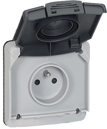 Розетка серая Legrand