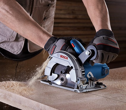 Циркулярна пилка Bosch GKS 600 - фото №1