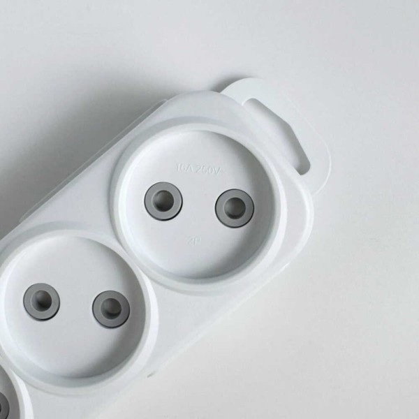 Колодка EL-BI 3-я без заземления со шторками Myra ( 527-010200-300 ) - фото №6