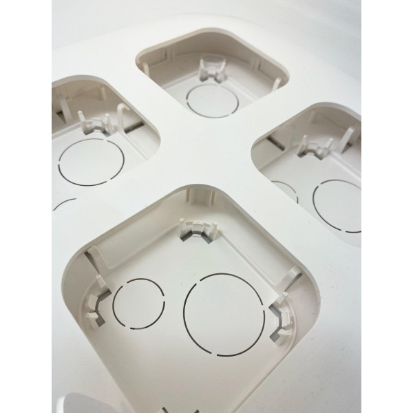 Рамка на 4 поста Legrand Forix белая - фото №3