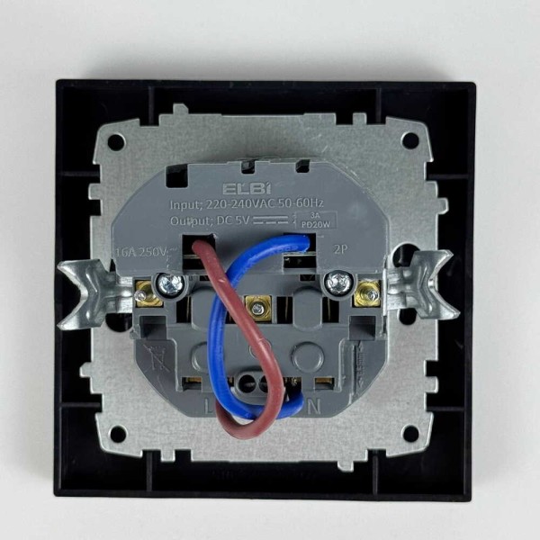 Розетка EL-BI VEGA черный мат 1-я с заземлением + 2USB (Type C+A) 3А ( 510-014800-347 ) - фото №4