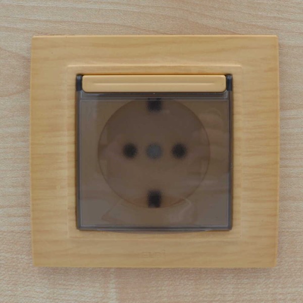 Розетка ELBI ZENA Woodline клен 1-на з заземленням з кришкою з рамкою ( 500-012700-218 ) - фото №2