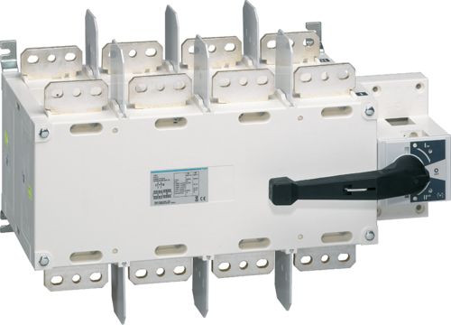 Трехпозиционный корпусный переключатель Hager HI464 I-0-II 4P 1600А