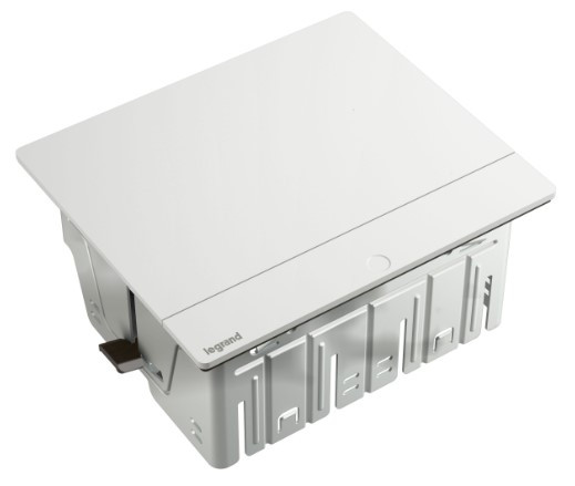 Лючок с выдвижным блоком Legrand на 4 модуля (654801) белый - фото №1