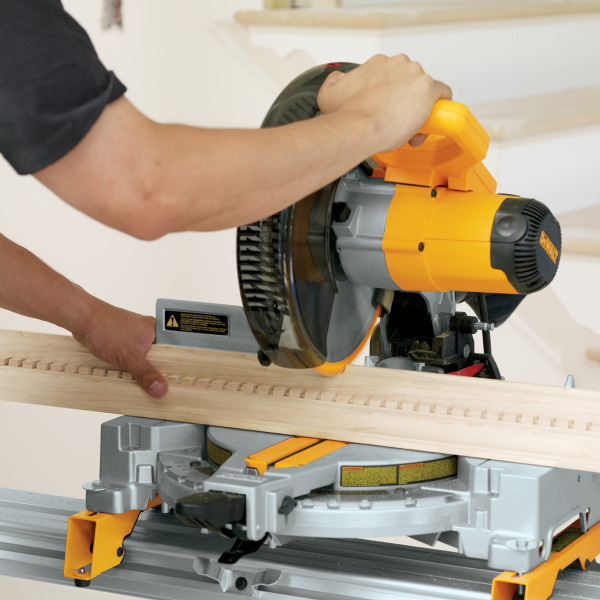 Торцювальна пилка DeWALT D27113 1600Вт - фото №3