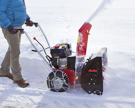 Бензиновый снегоуборщик AL-KO SnowLine 560 II - фото №1