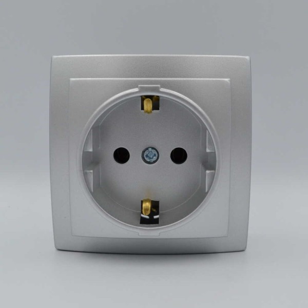 Розетка Nilson Themis срібло 1-на з заземленням ( 26131017 ) - фото №1