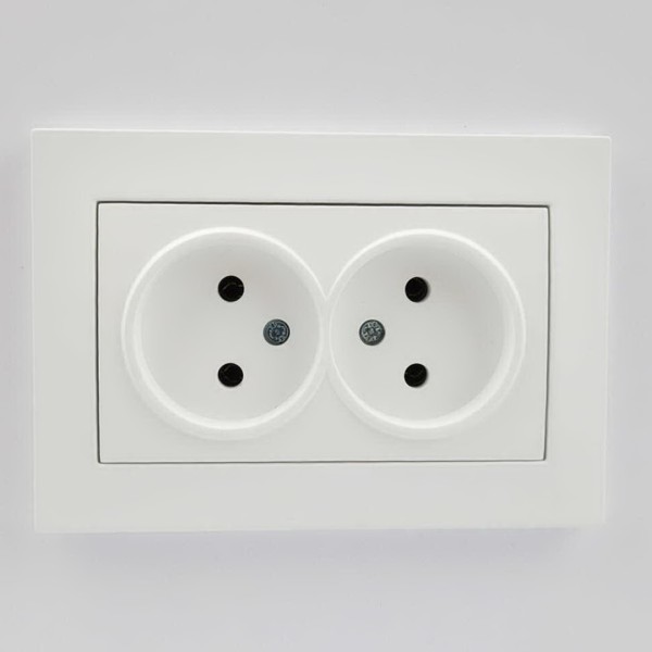 Розетка EL-BI VEGA белый мат 2-я без заземления ( 510-016200-908 / 230-908 ) - фото №1