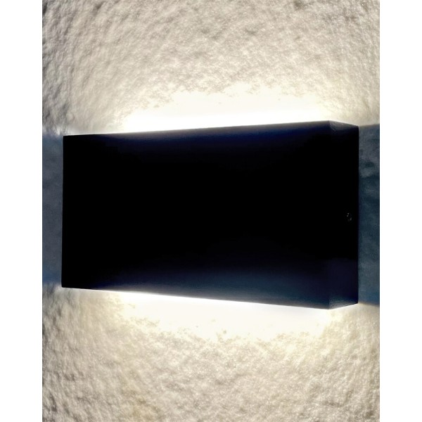 Вуличний світильник Goldlux 315700 Chicago LED 2x5W 4000K 1120Lm IP54 чорний - фото №1