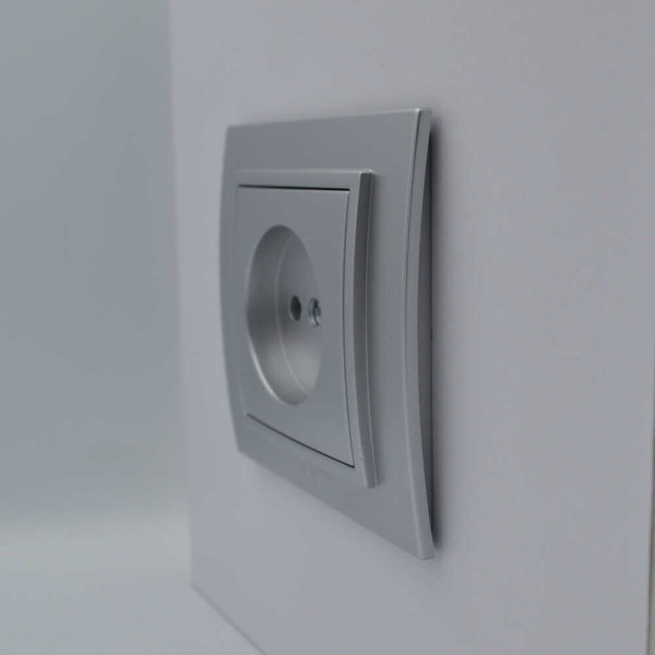 Розетка ELBI ZENA Silverline серый металлик 1-я без заземления без рамки ( 609-011000-215 ) - фото №2