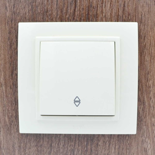 Вимикач ELBI ZENA кремовий 1кл прохідний без рамки ( 609-010300-209 ) - фото №8