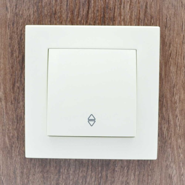 Вимикач ELBI ZENA кремовий 1кл прохідний без рамки ( 609-010300-209 ) - фото №9