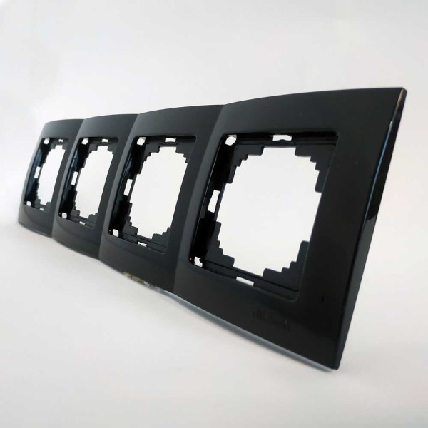 Рамка Nilson Touran чорна 4-на ( 24220094 )
