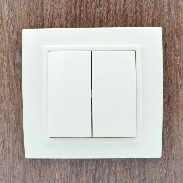 Выключатель ELBI ZENA кремовый 2кл с рамкой ( 500-010300-202 ) - фото №5