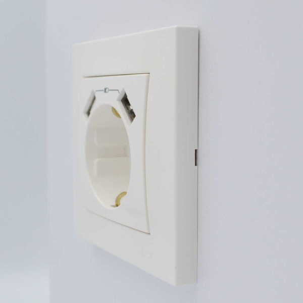 Розетка ELBI ZENA белая 1-я с заземлением + 2USB без рамки ( 609-010200-317 ) - фото №4