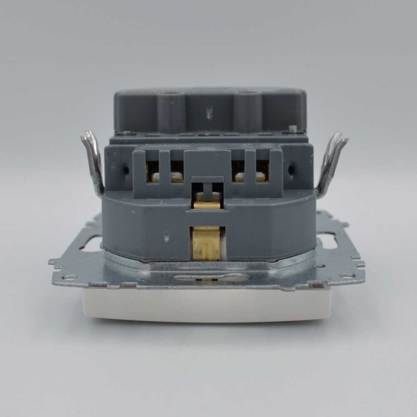 Розетка ELBI ZENA белая 1-я с заземлением + 2USB без рамки ( 609-010200-317 ) - фото №6