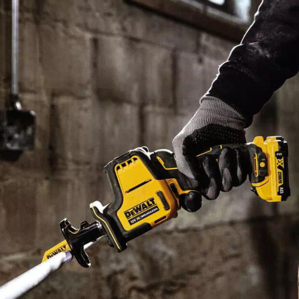 Сабельная аккумуляторная пила DeWALT DCS312N XR Li-Ion 10,8/12В 0-2800 ход/мин - фото №4