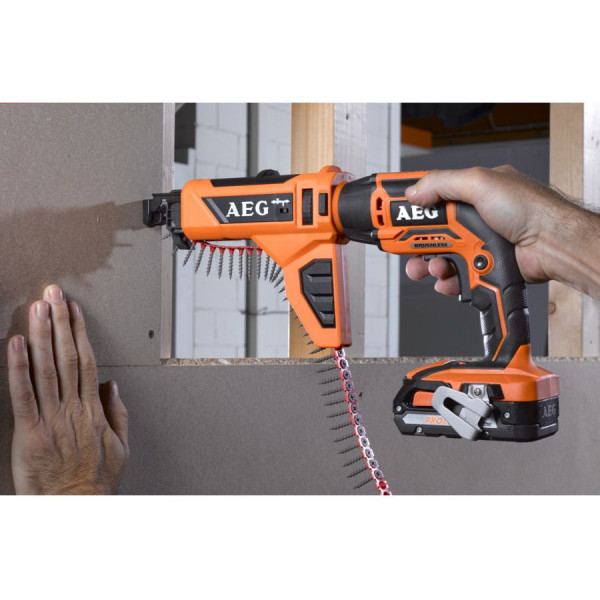 Безщітковий шуруповерт по гіпсокартону AEG 4935459621 18В з насадкою BTS BSA - фото №1