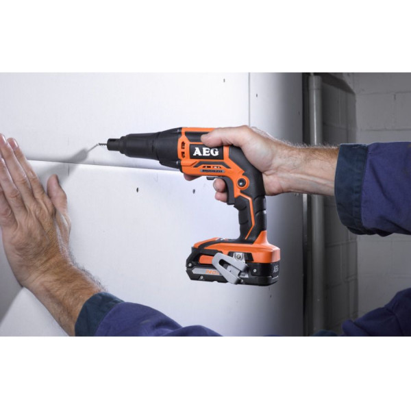 Безщітковий шуруповерт по гіпсокартону AEG 4935459621 18В з насадкою BTS BSA - фото №3