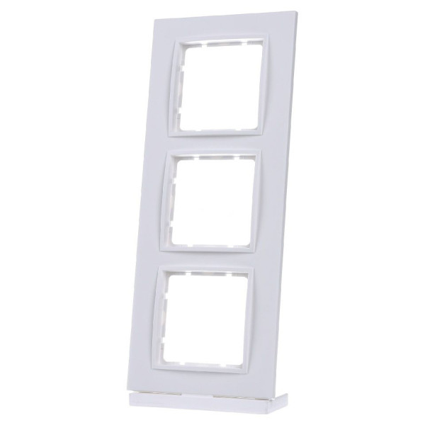 Рамка 3-місна полярна білизна Berker B.7 - фото №1