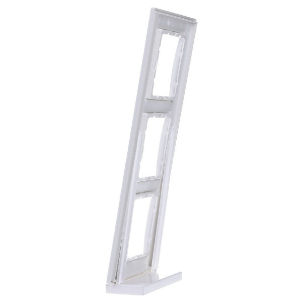 Рамка 3-місна полярна білизна Berker B.7 - фото №3