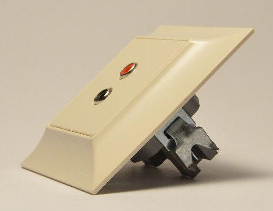 Аудио розетка Gunsan 1421200100337 Neoline (кремовая) - фото №3