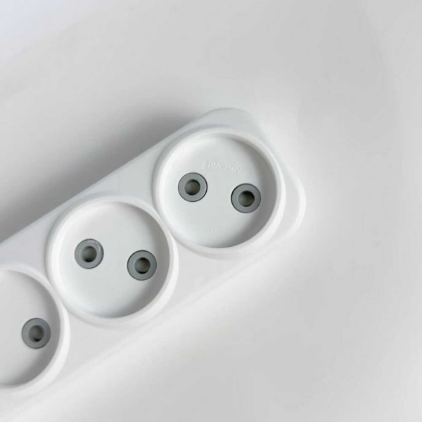 Колодка EL-BI 4-я без заземления со шторками Myra ( 527-010200-400 ) - фото №4