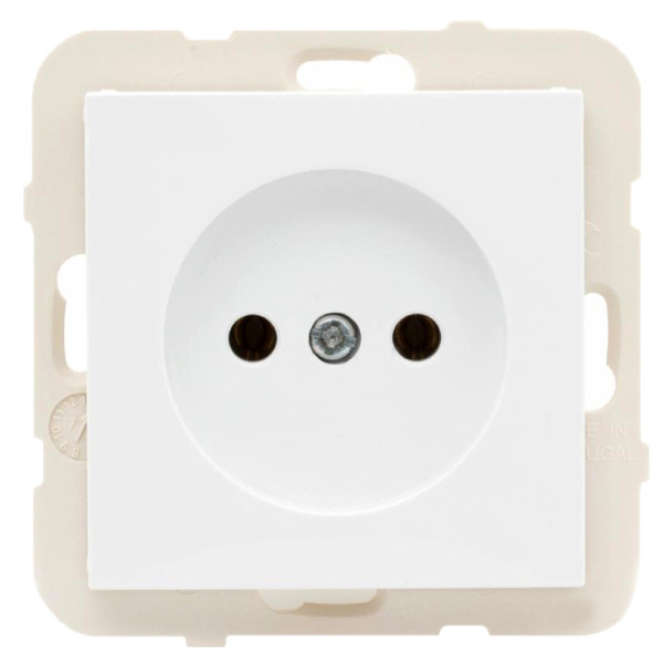 Одинарная розетка без з/к Logus 21121 TBR 16А 250В белая