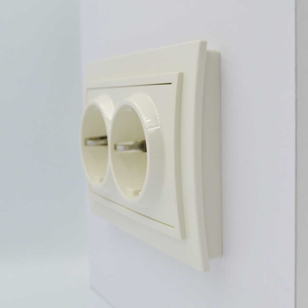 Розетка ELBI ZENA кремовая 2-я с заземлением ( 500-010300-907 ) - фото №1