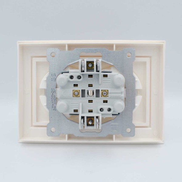 Розетка ELBI ZENA кремовая 2-я с заземлением ( 500-010300-907 ) - фото №2