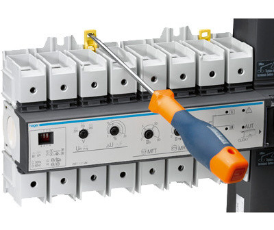 Перемикач АВР Hager HIC404A з мотоприводом - фото №1