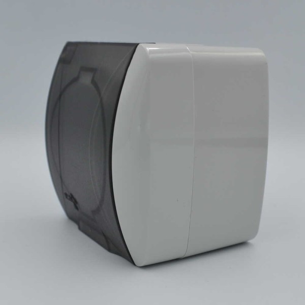 Розетка EVA серая 1-я с заземлением с крышкой ( 554-011500-218 ) - фото №1